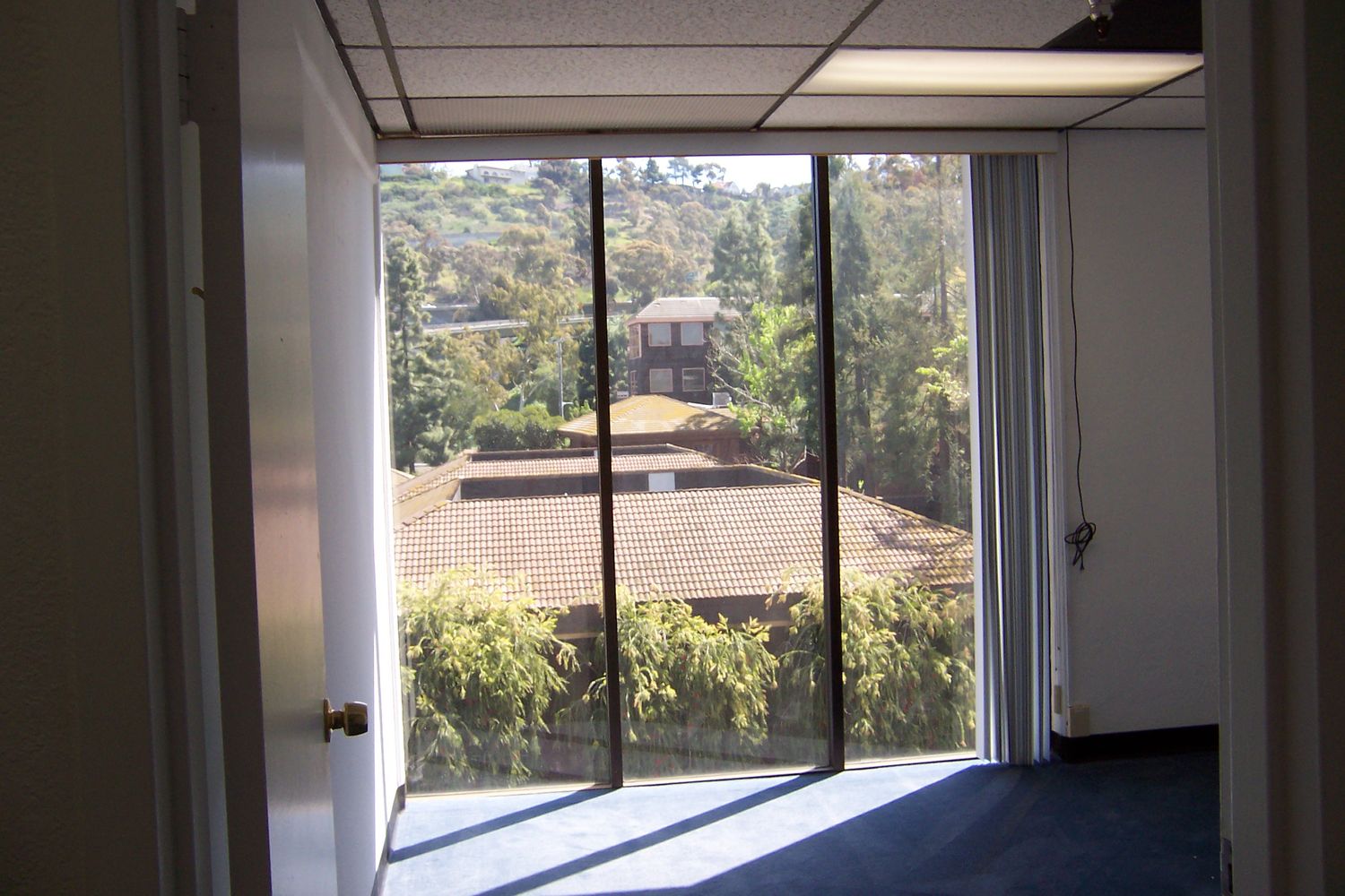 GREAT LAYOUT, TWO PRIVATE OFFICES WITH WINDOWS, LARGE BULLPEN/RECEPTION
